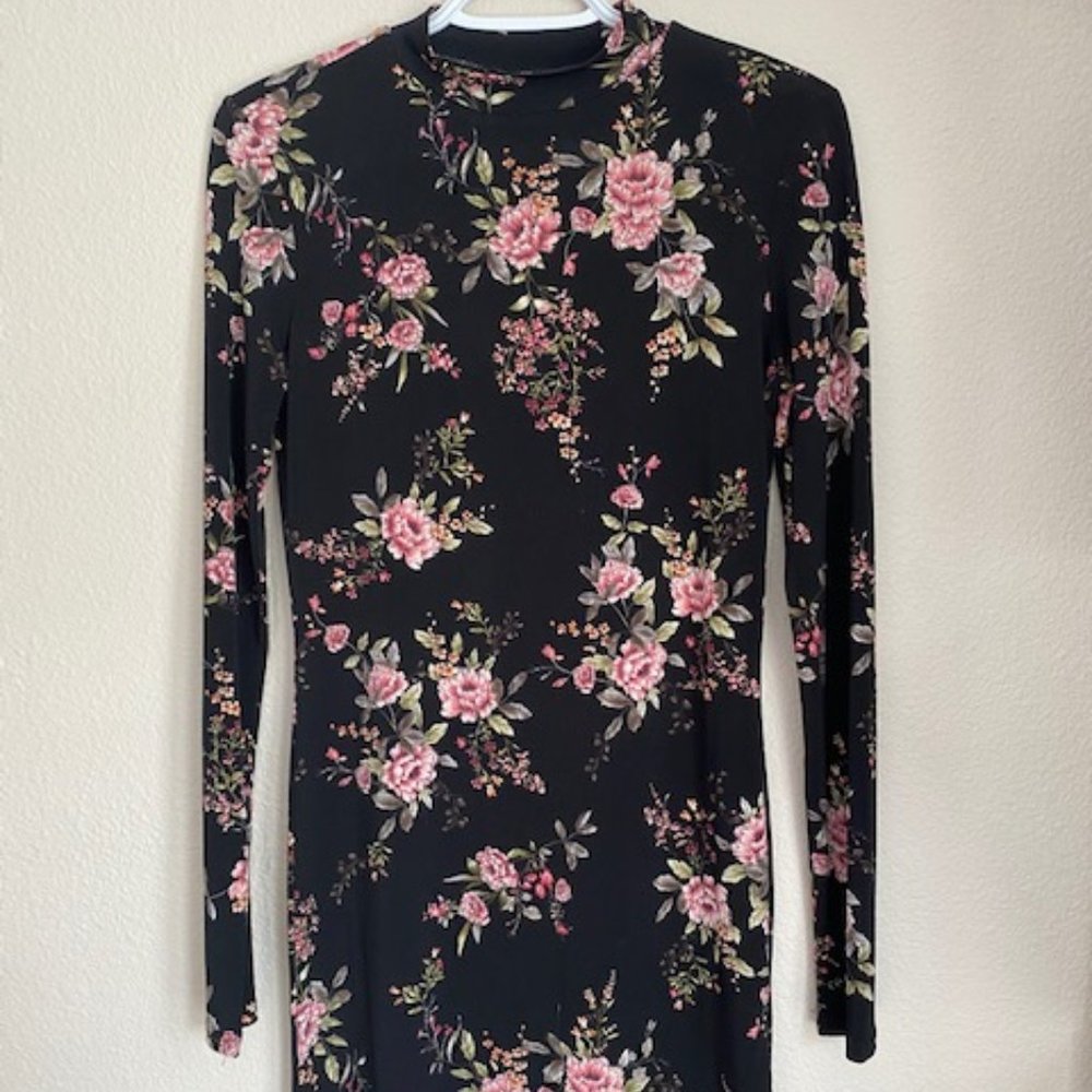 A Long Sleeve Floral Print Bodycon dress